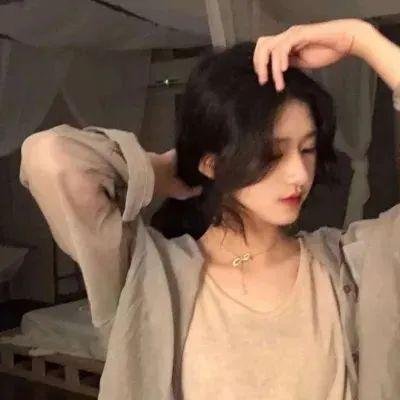 桃花含露又春风